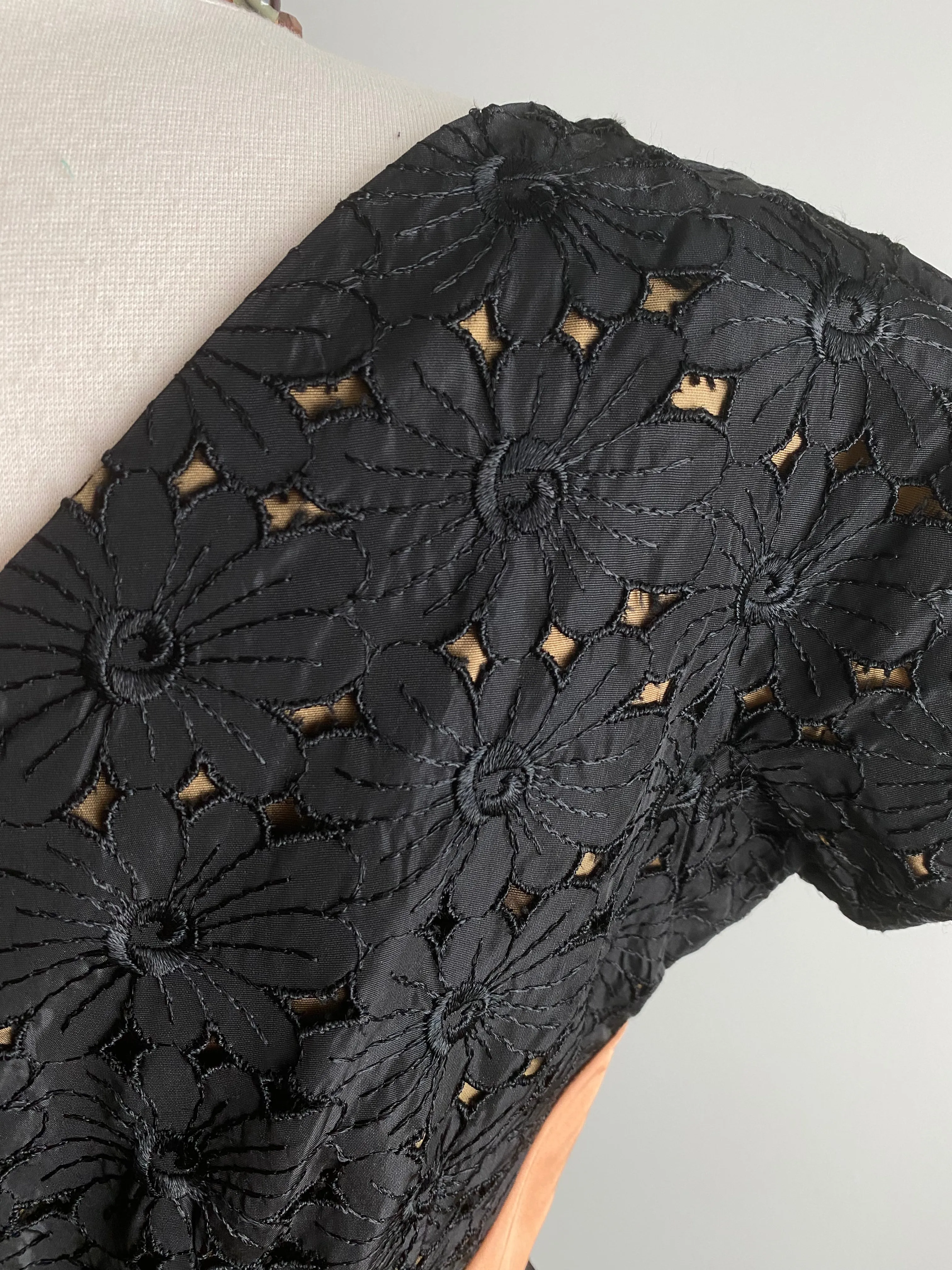 Classic 1950's Autumnal Wiggle Dress By Jack Stern / Medium
