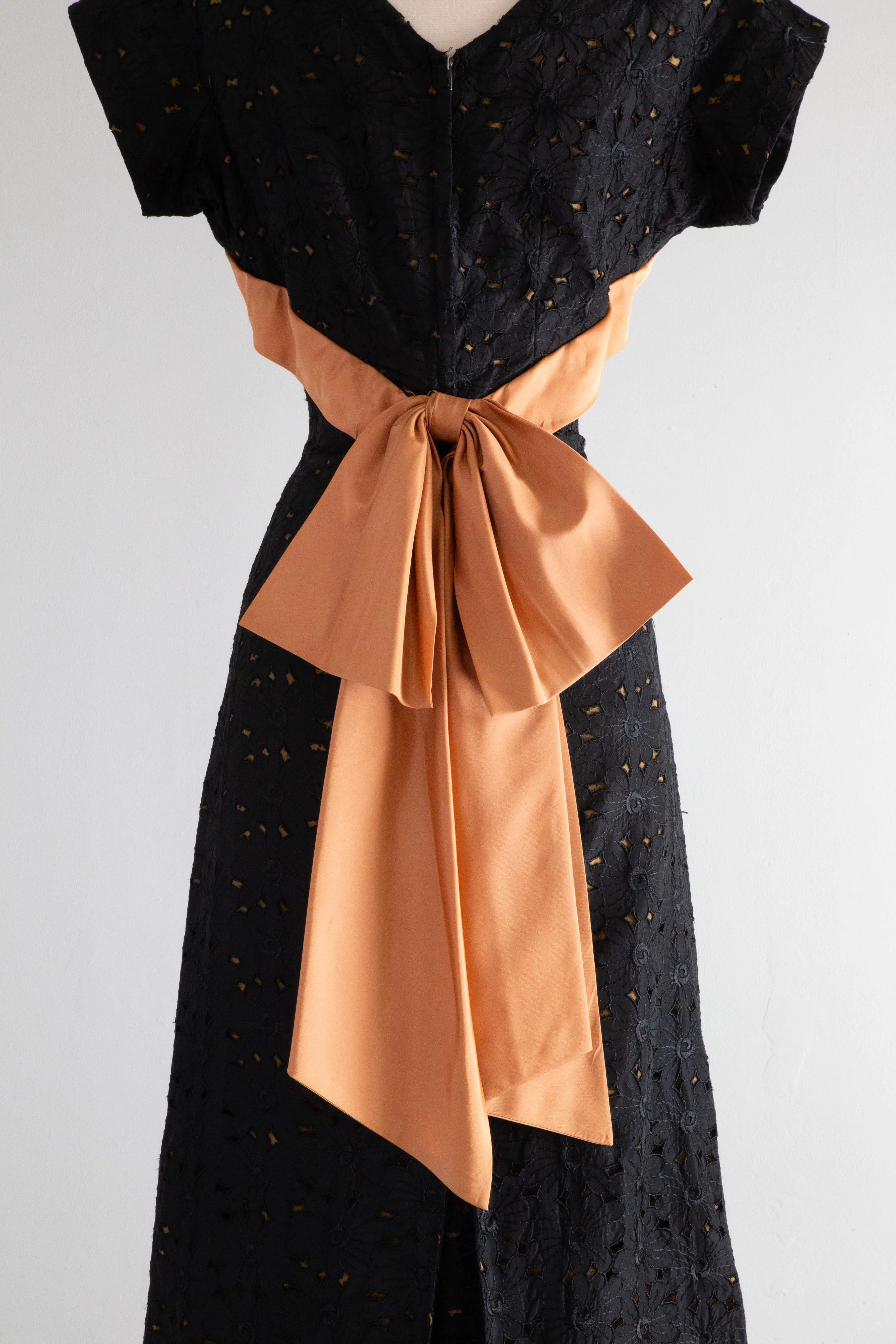 Classic 1950's Autumnal Wiggle Dress By Jack Stern / Medium
