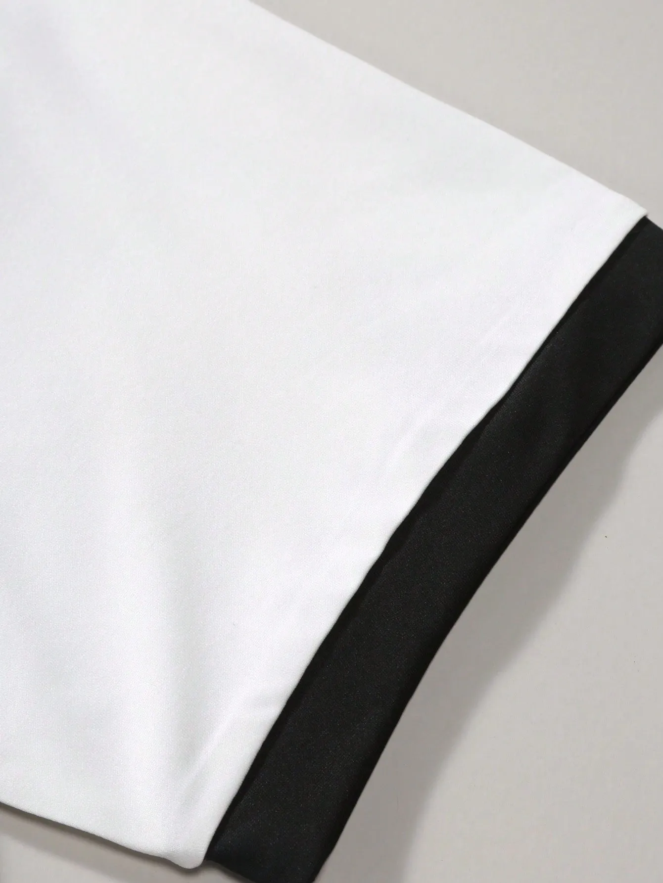 Manfinity Hypemode Men's Color Block Short Sleeve Polo Shirt With Letter Print