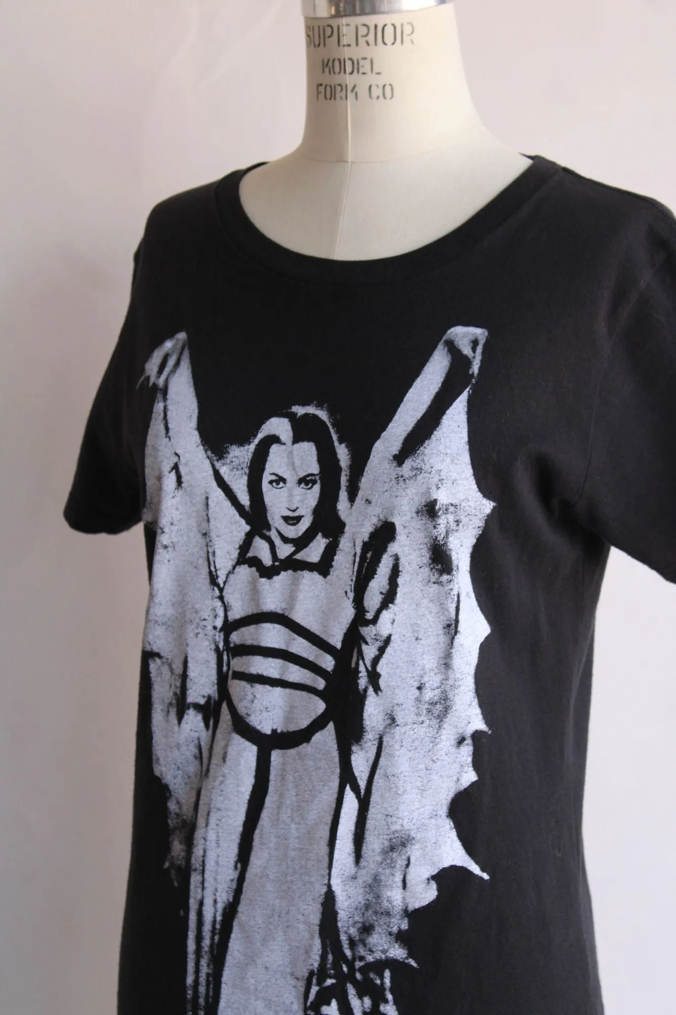 Rock Rebel Womens Lily Munster T Shirt, Size Large