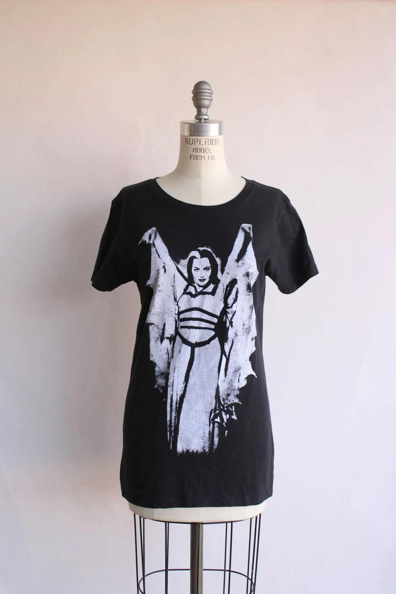 Rock Rebel Womens Lily Munster T Shirt, Size Large