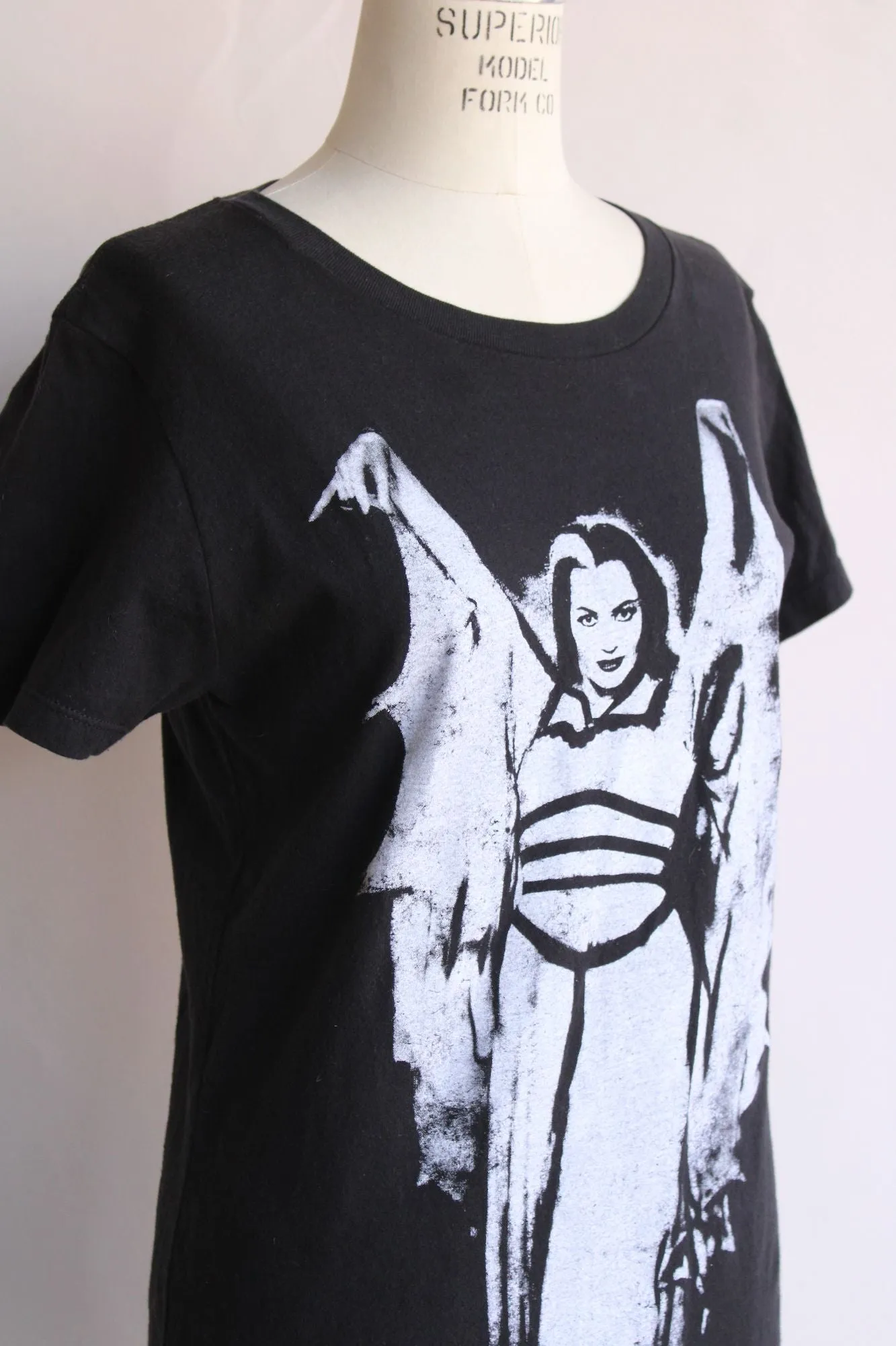 Rock Rebel Womens Lily Munster T Shirt, Size Large