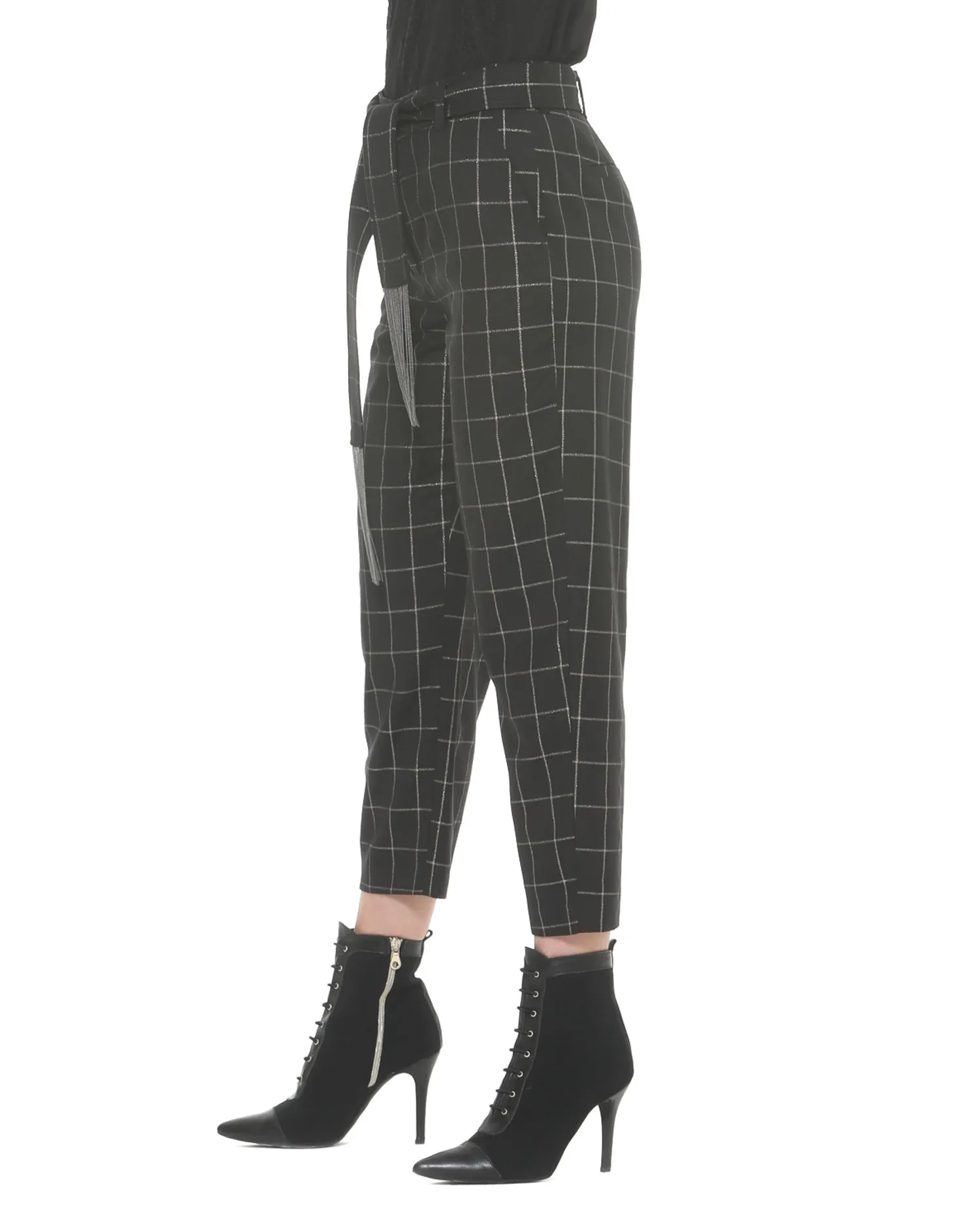 Trousers with sash